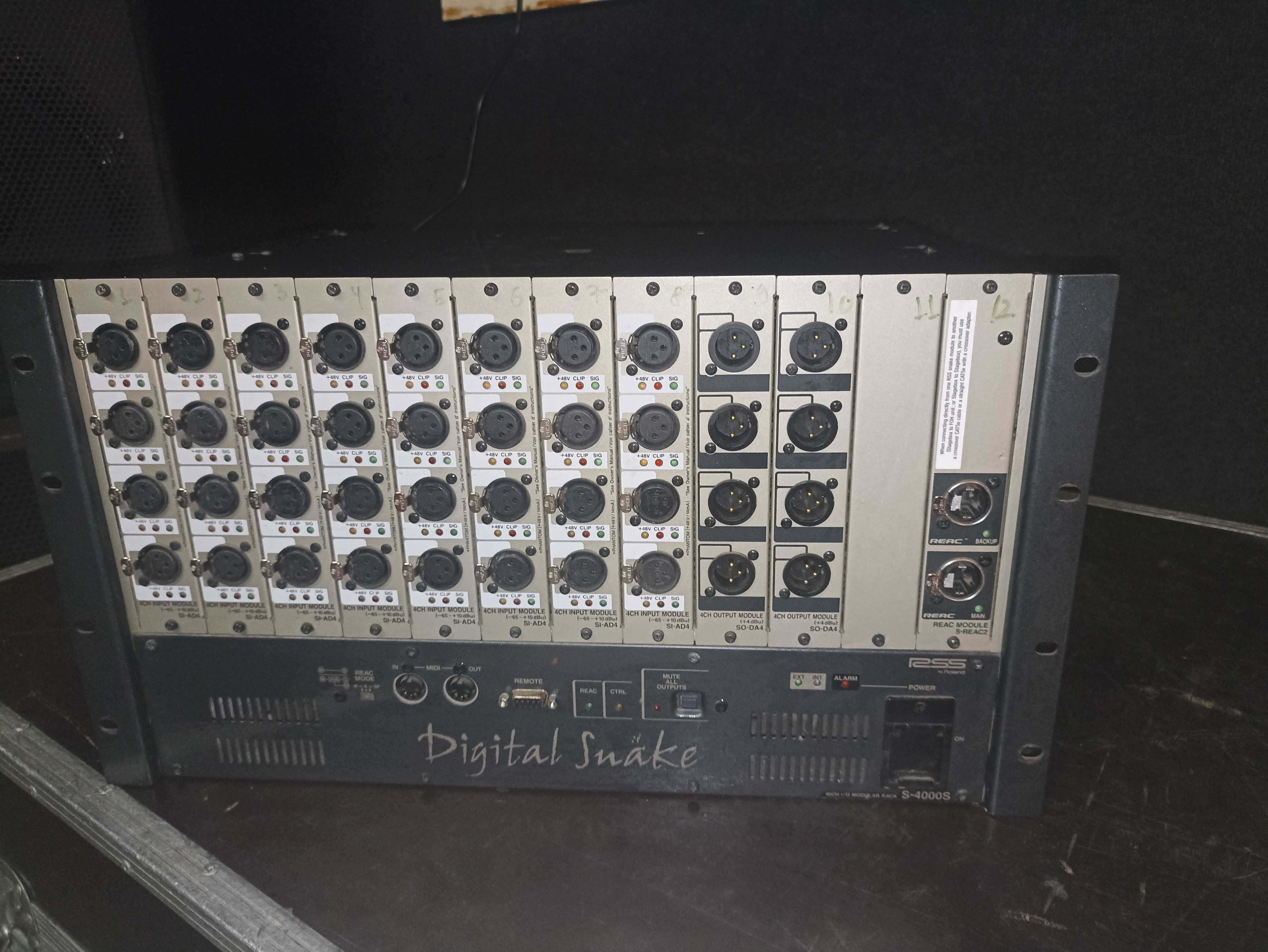 MESA MISTURA ROLAND M400 + Cabo Multicore 50m