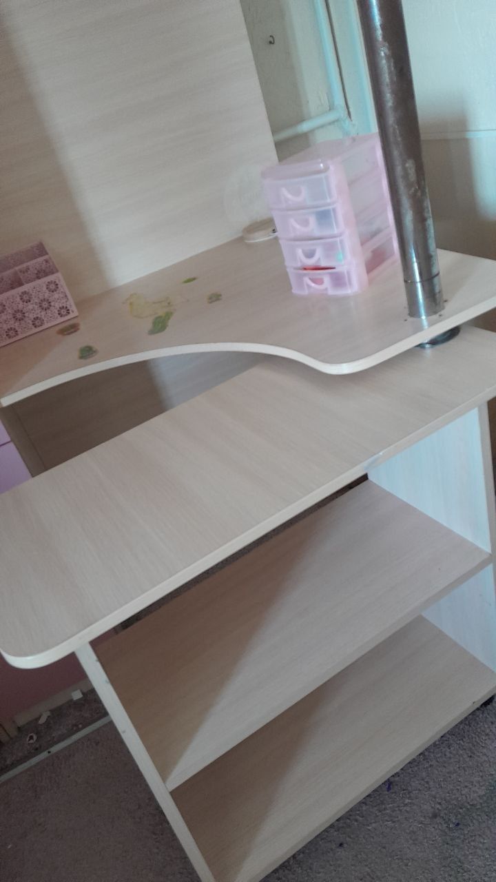 Ліжко шафа стіл полиці все в одному