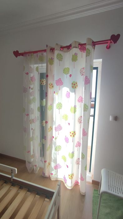 Conjunto cortinas + varão e calha dupla