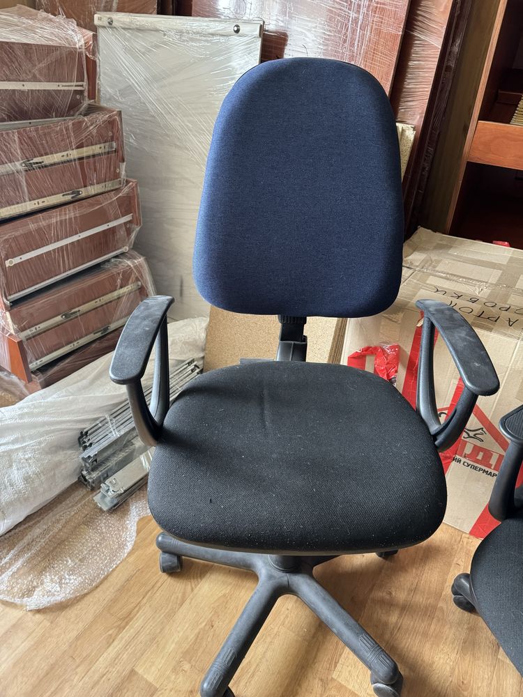 Продам офісні стільці Кривий Ріг