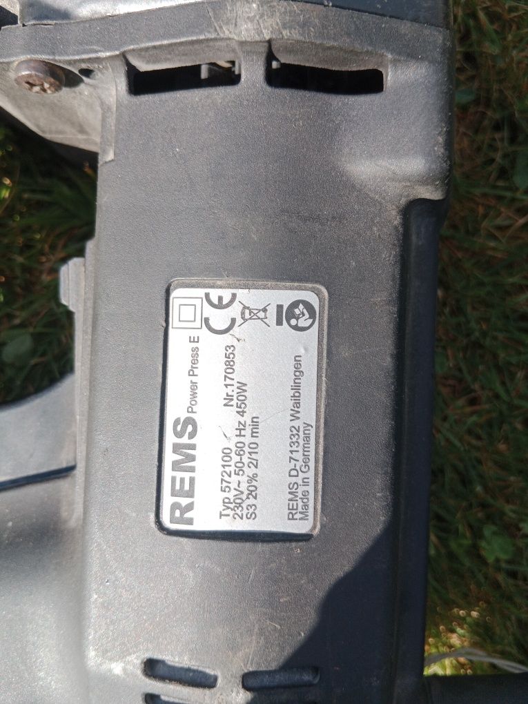 Zaciskarka do rur REMS Power-Press E