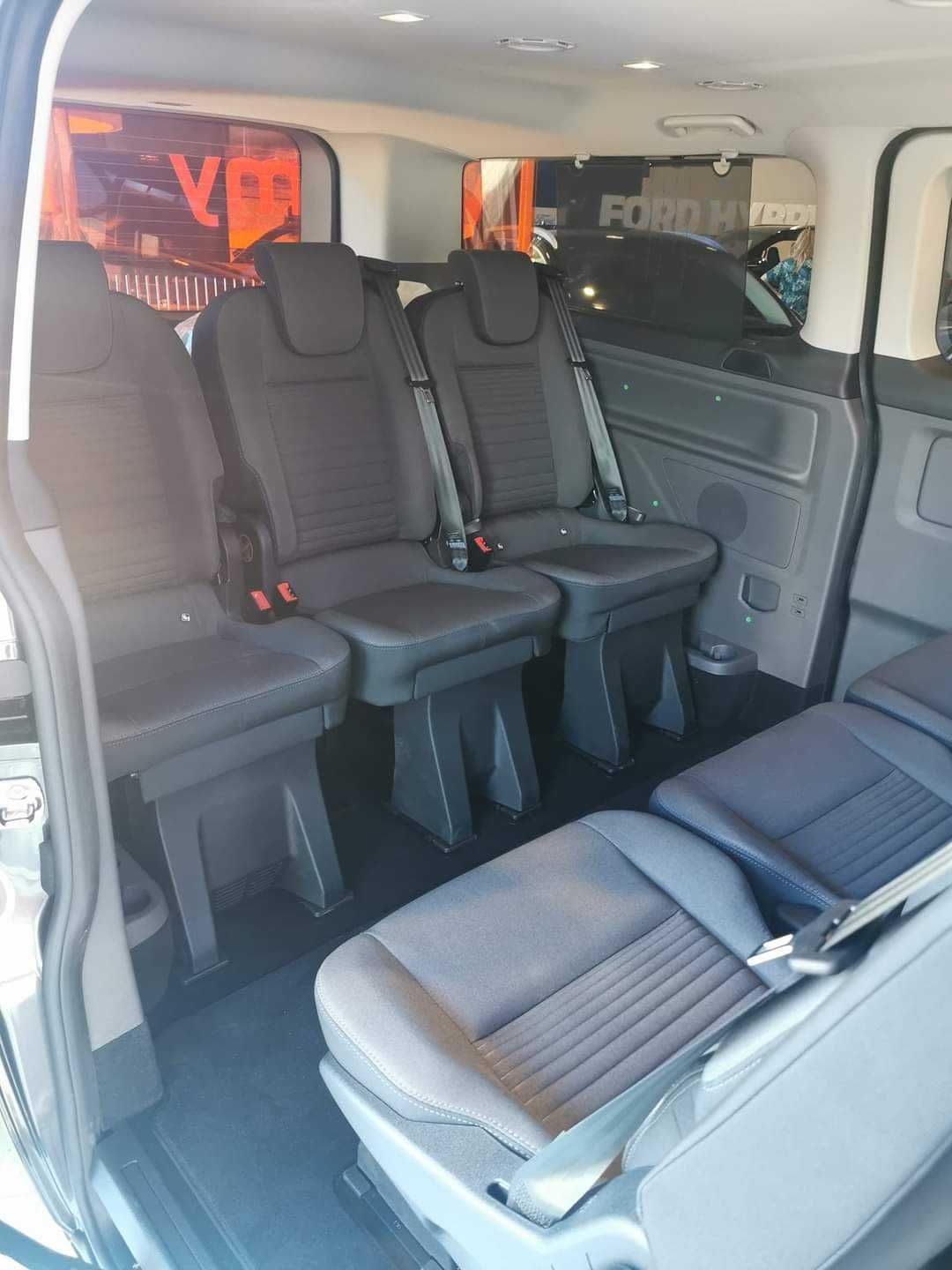Wynajem busa 8-osobowego Ford Tourneo Custom napęd 2WD