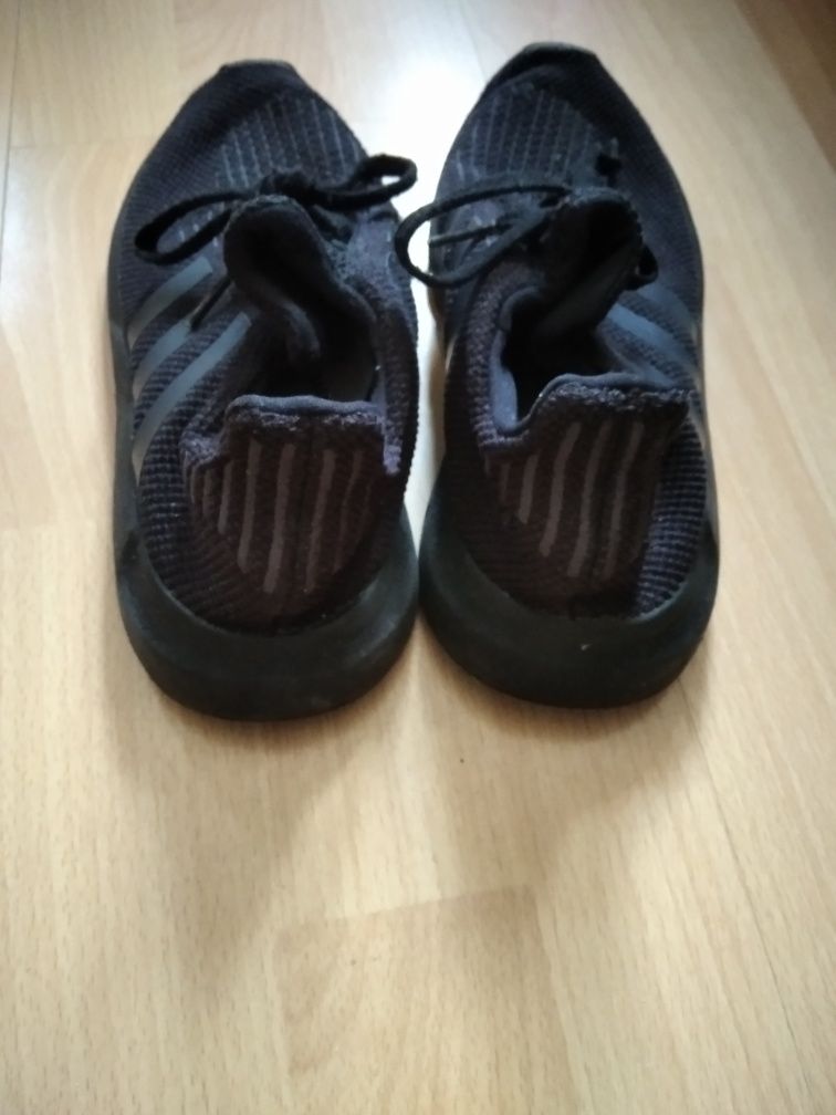 Czarne buty Adidas r.35