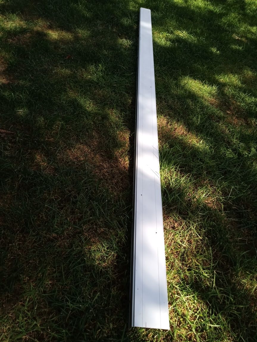 Profil aluminiowy do drzwi przesuwnych 200*8 cm