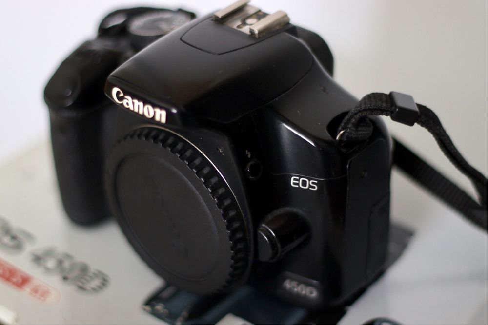 Фотоапарат Canon EOS 450D