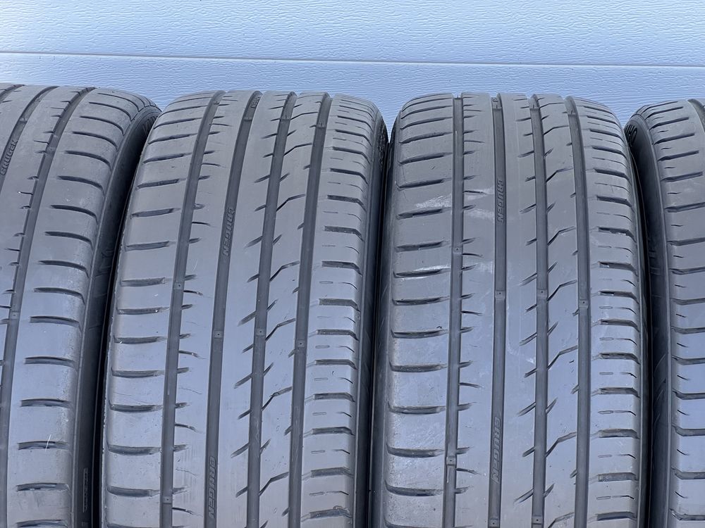 Комплект шин 235/45 r19 Kumho шини літні гума резина