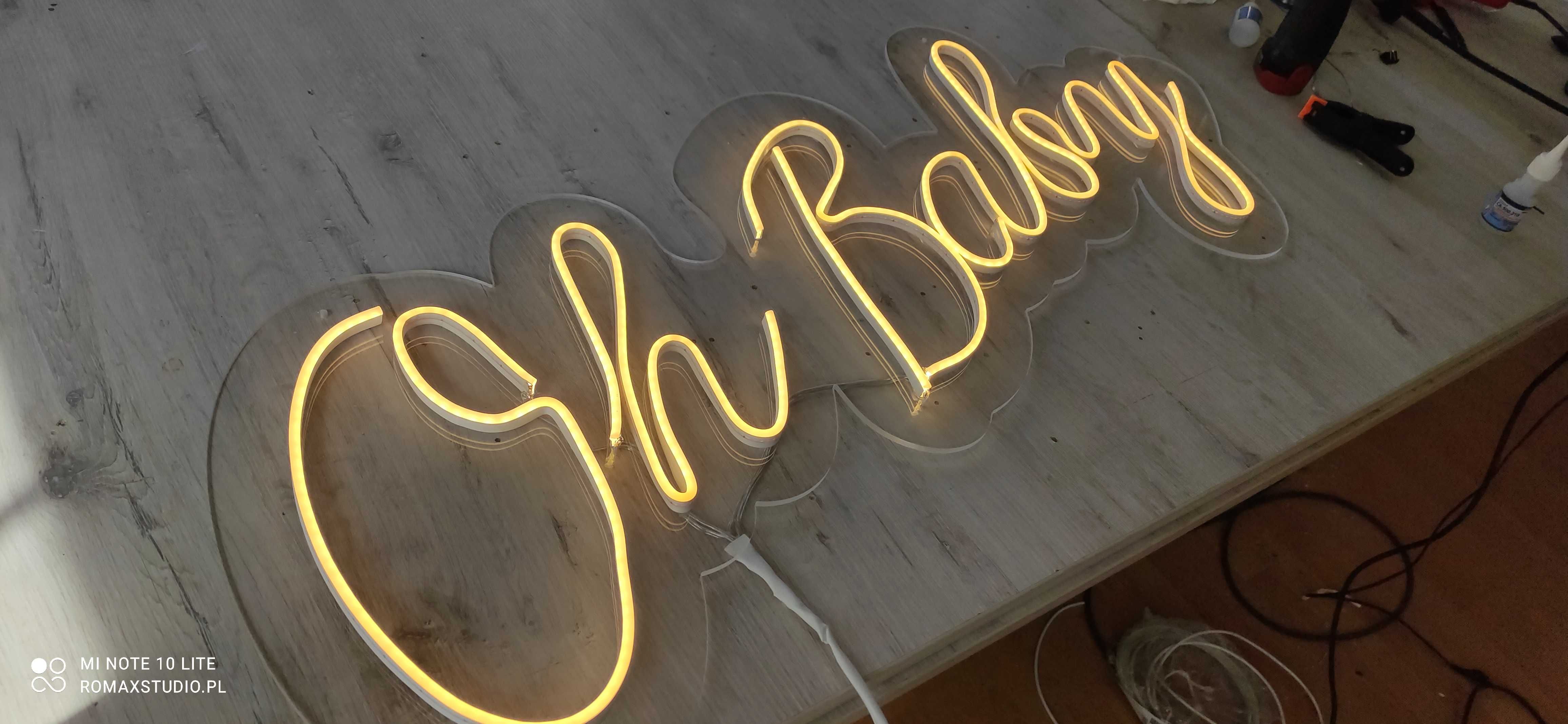 Neon Oh Baby dekoracja