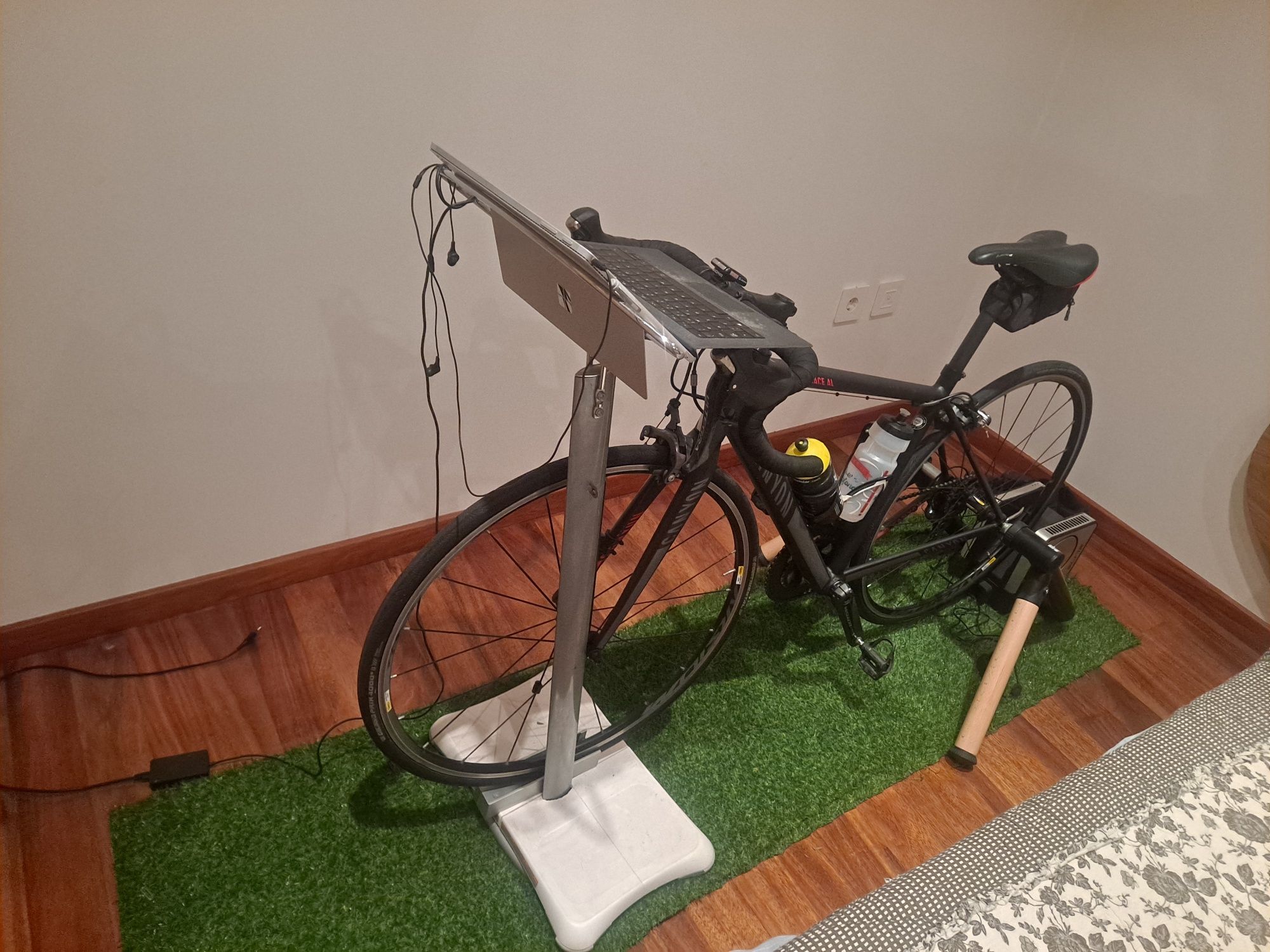 Bicicleta Canyon Endurace AL Ultegra + Rolo interativo Elite TUO