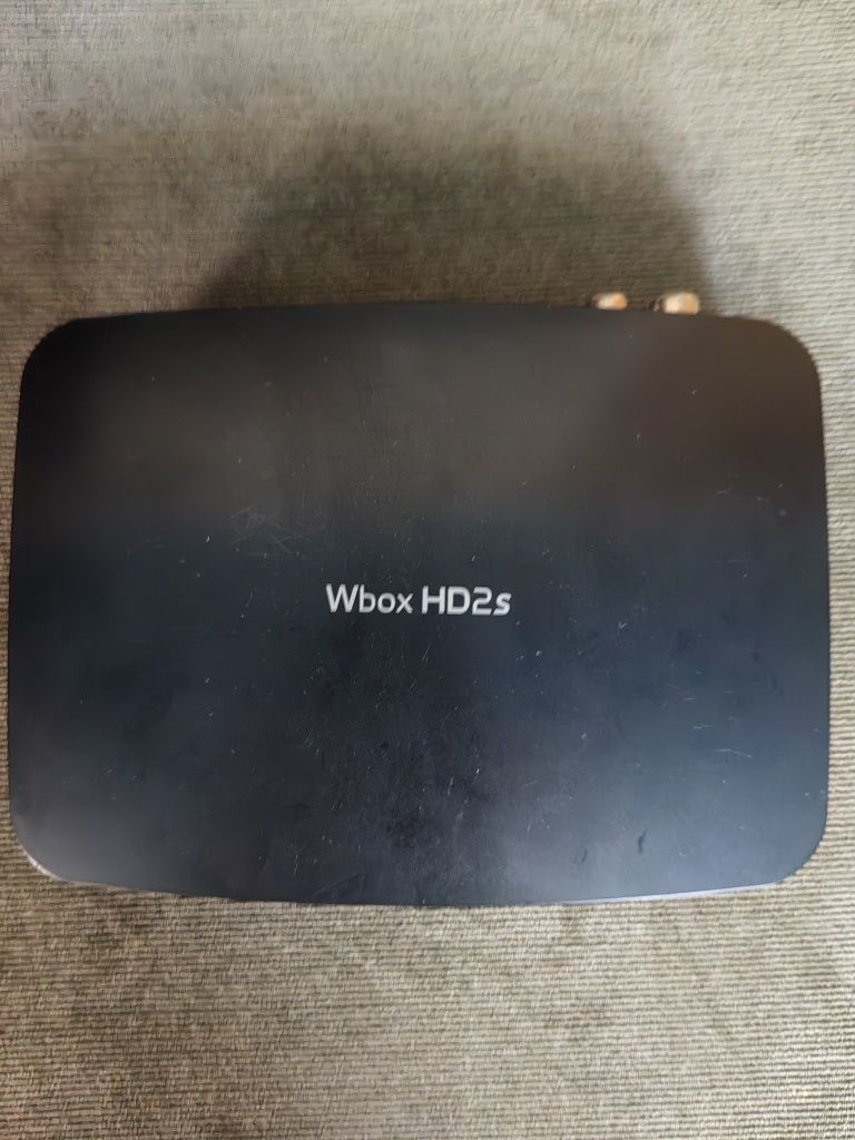 Цифрова приставка Wbox HD2s.