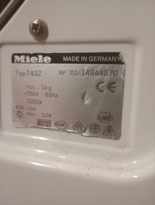 Сушильна машина Miele