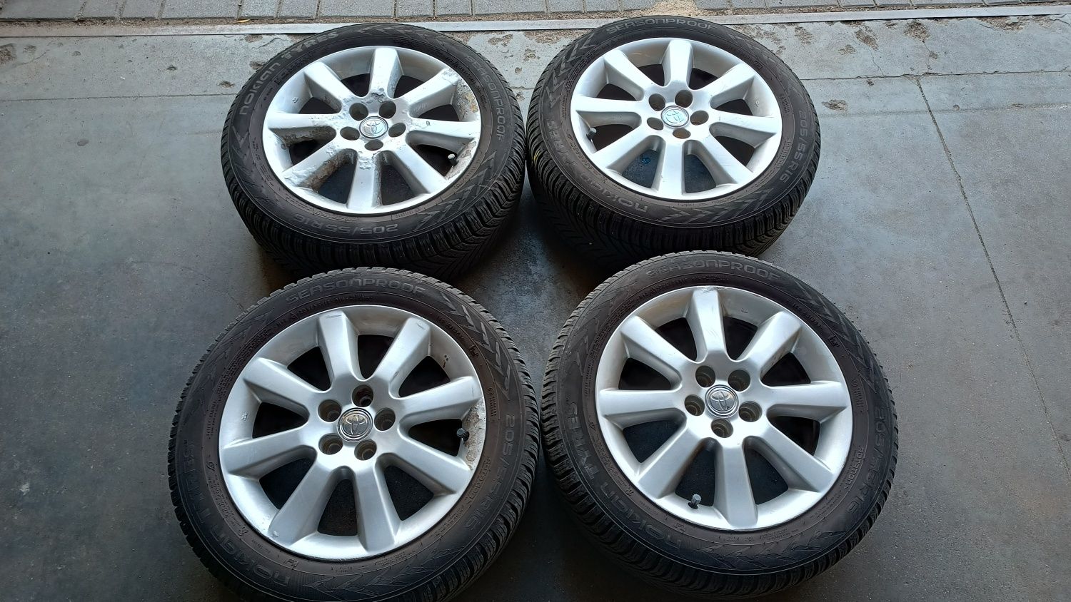 Koła całoroczne Toyota Avensis 205/55 R16 Nokian Seasonproof