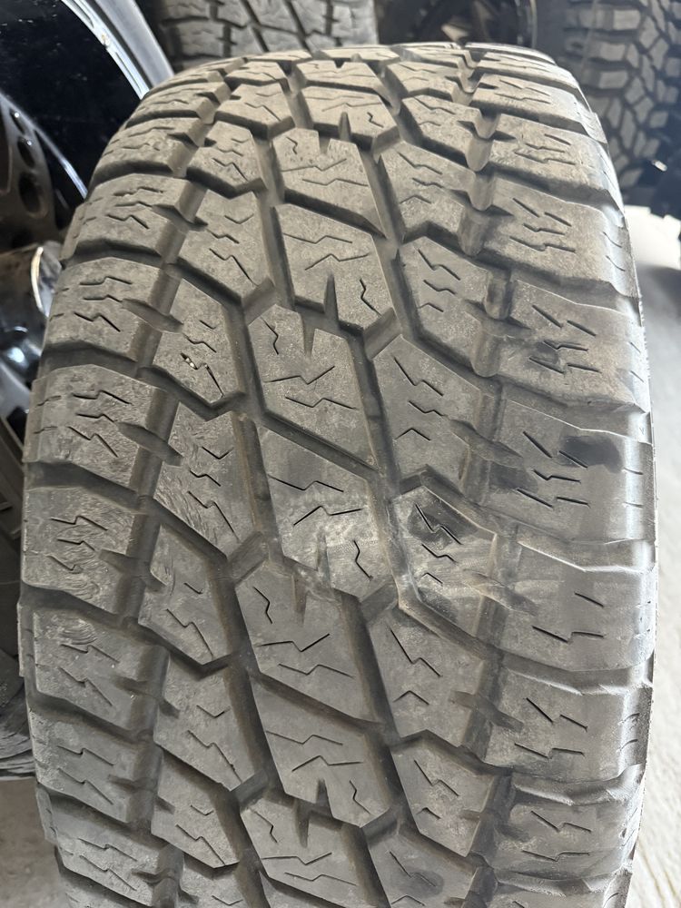 Продам резину 325х50 r22