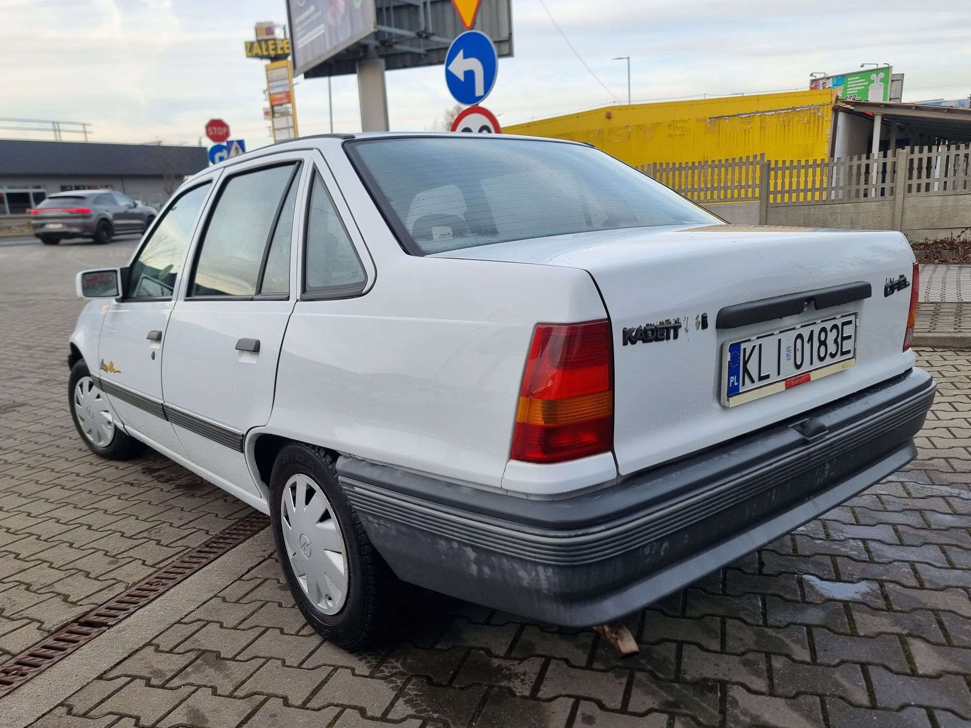 Opel Kadett 1994r  Sedan 1.4 Tylko 84tys przebiegu  30 lat Zabytek