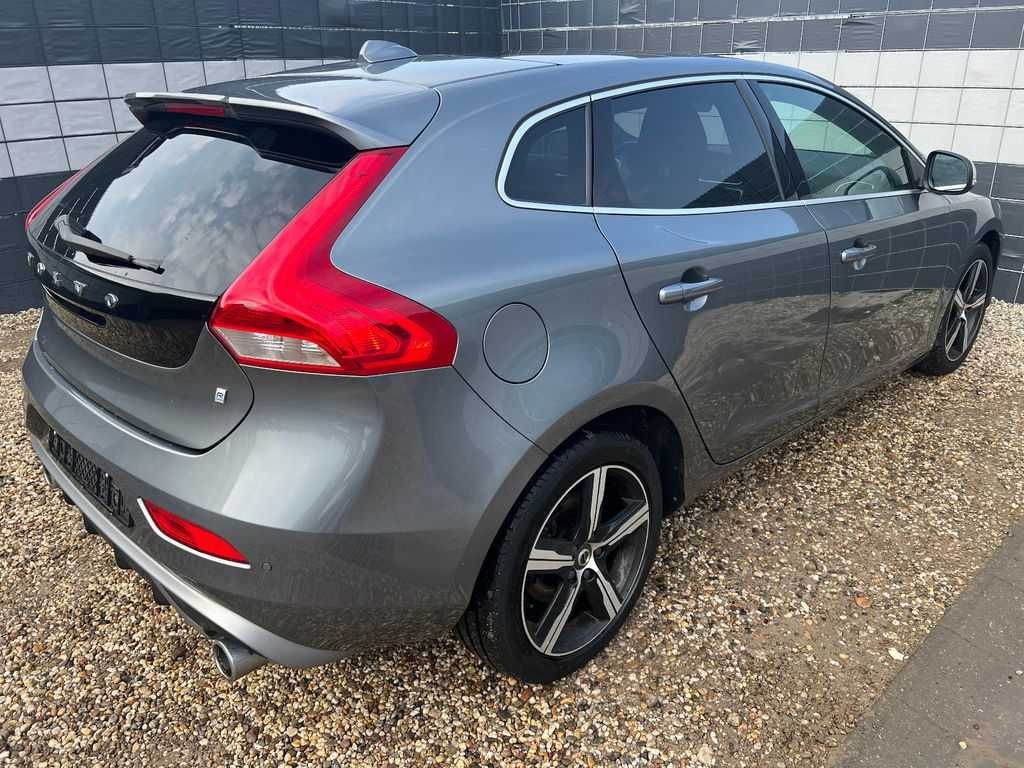 Бампер передній Volvo V40 запчастини, разборка Вольво В40