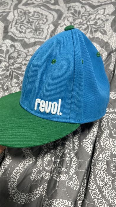 Бейсболка revol в гарному стані