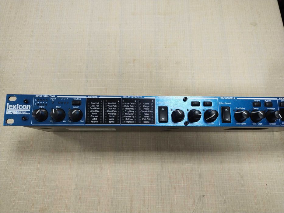 Процессор эффектов Lexicon MX 200