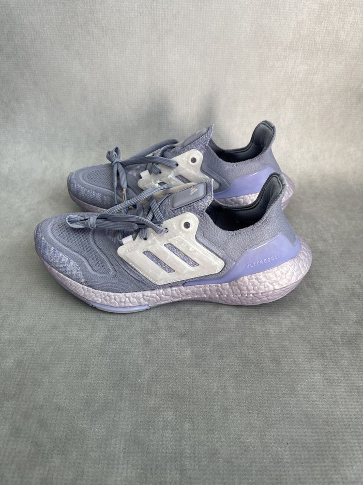 Buty Adidas Ultraboost 22 r. 38 2/3