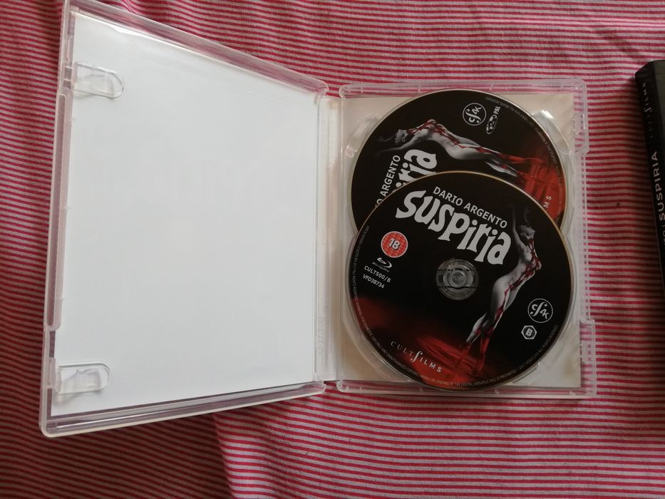 Blu ray do filme "Suspiria" - Ed. Especial (portes grátis)