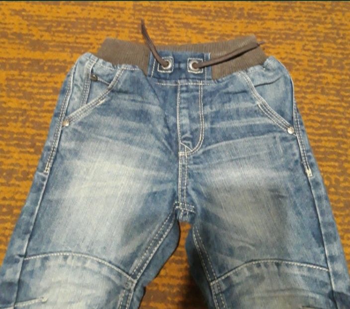 Фірмові джинси George