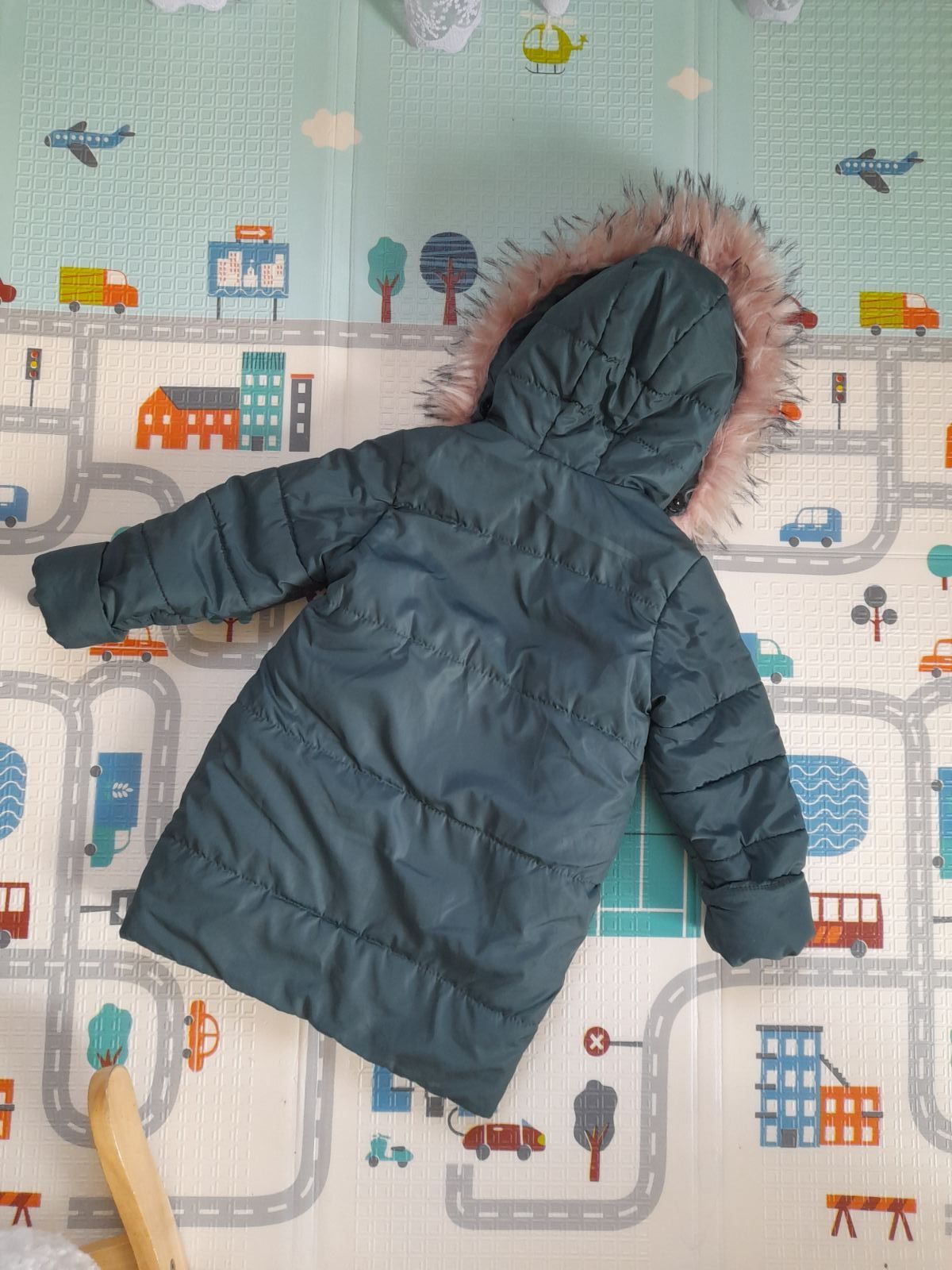 Зимова куртка /курточка/ пальто