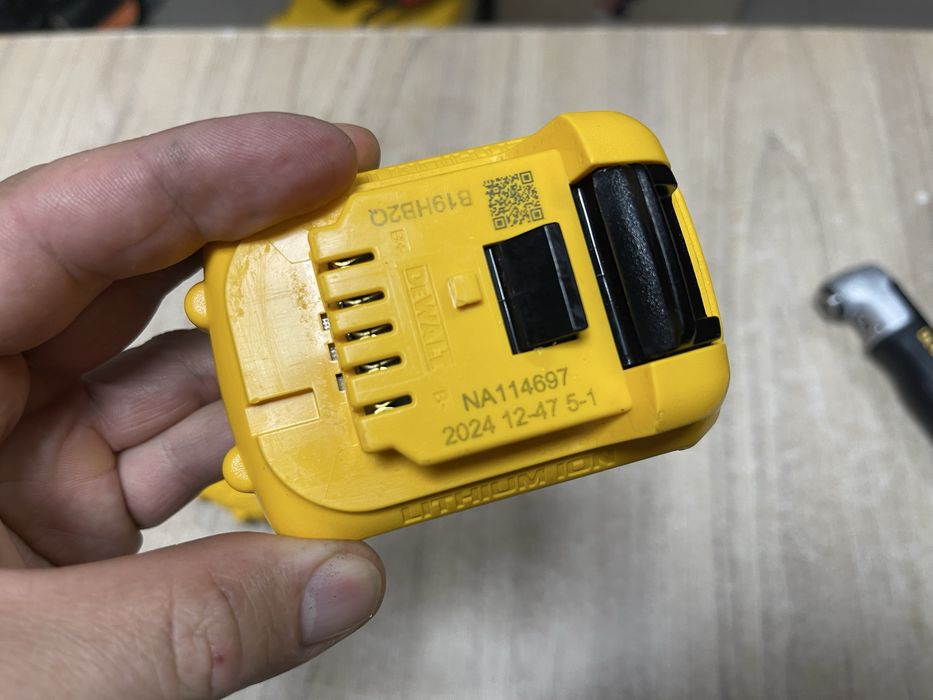 Dewalt XR 2.0-3.0Ah / акумуляторні батареї Девольт 12V