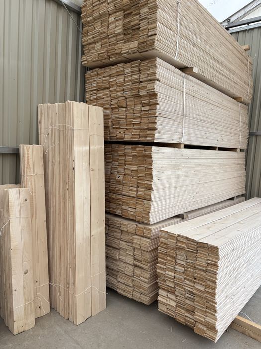 Mam na sprzedaz podbitke dachowa i boazeri i kantowka strugana