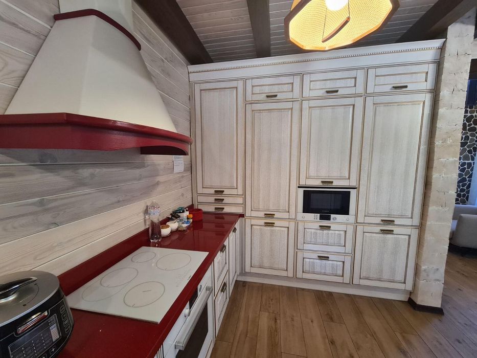 Продам дом в Обуховке сосновый лес,река(пляж)