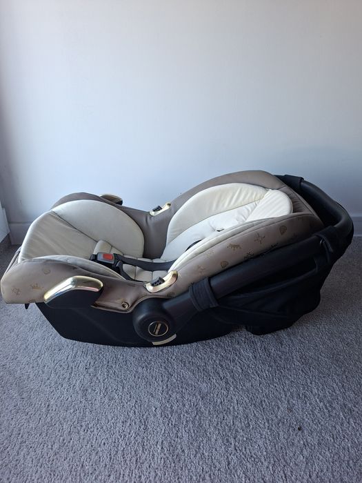 Ala Louis Vuitton nosidelko fotelik junama diamond avionaut kite 0 13