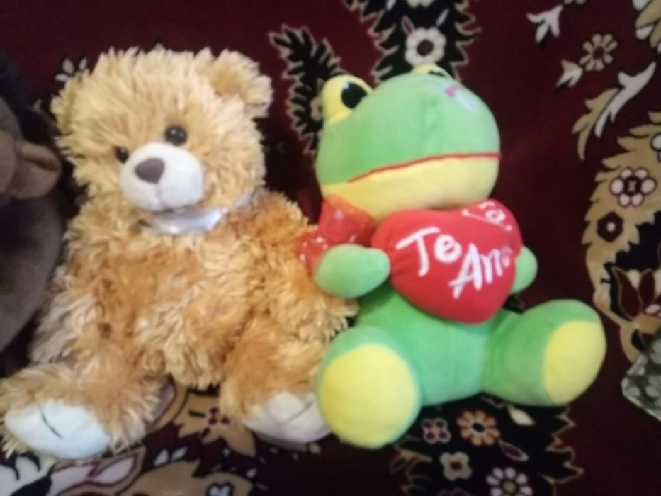 Іграшки мягкі дитячі одним лотом.