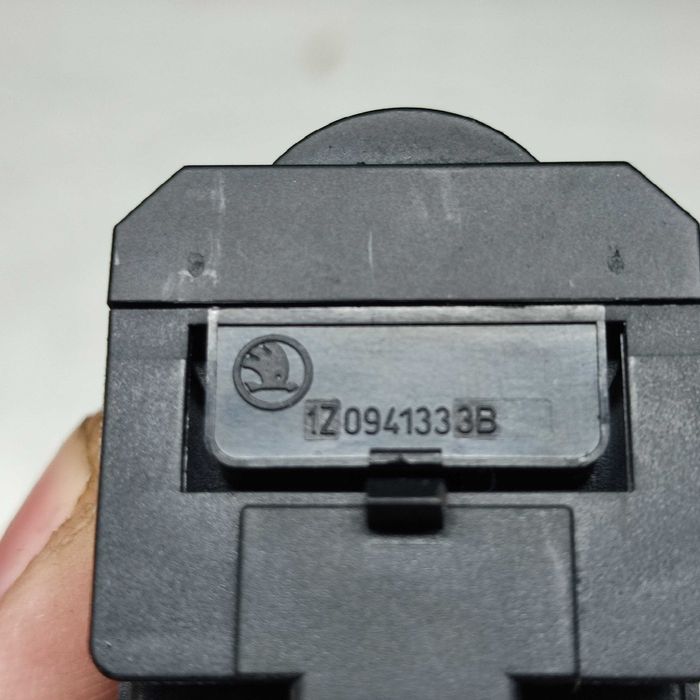 Regulacja wysokości świecenia świateł Skoda Octavia 2 lift