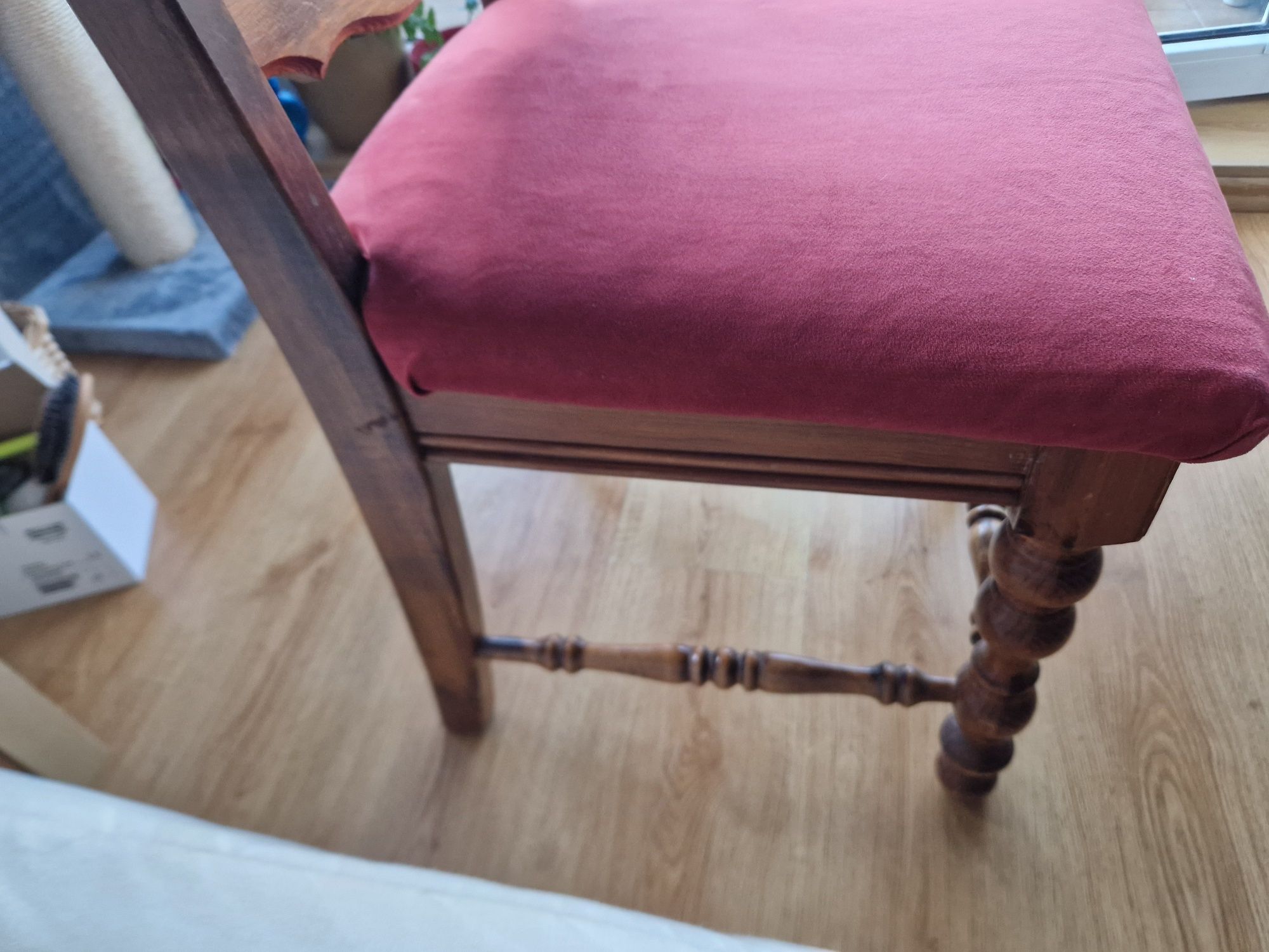 Krzesła dębowe rzeźbione 6sztuk