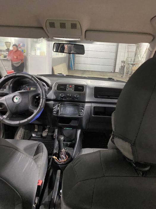 Продам автомобіль Skoda Fabia 1/2