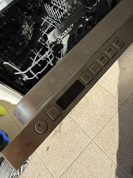 Посудомийна машина Whirlpool 60