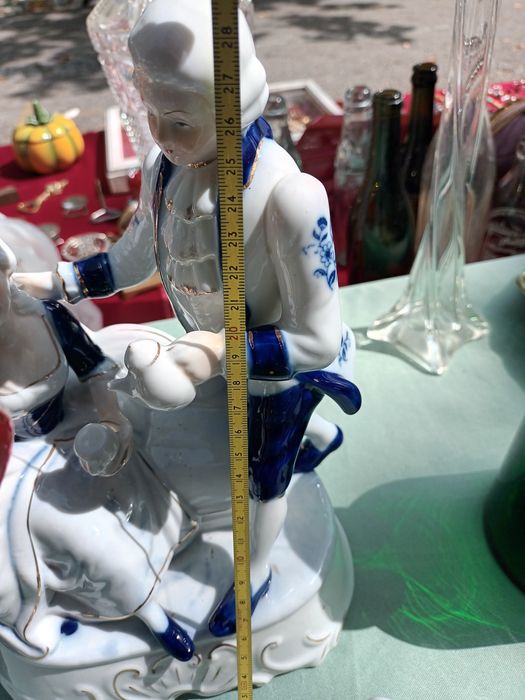 Estatuetas em porcelana branca/azul