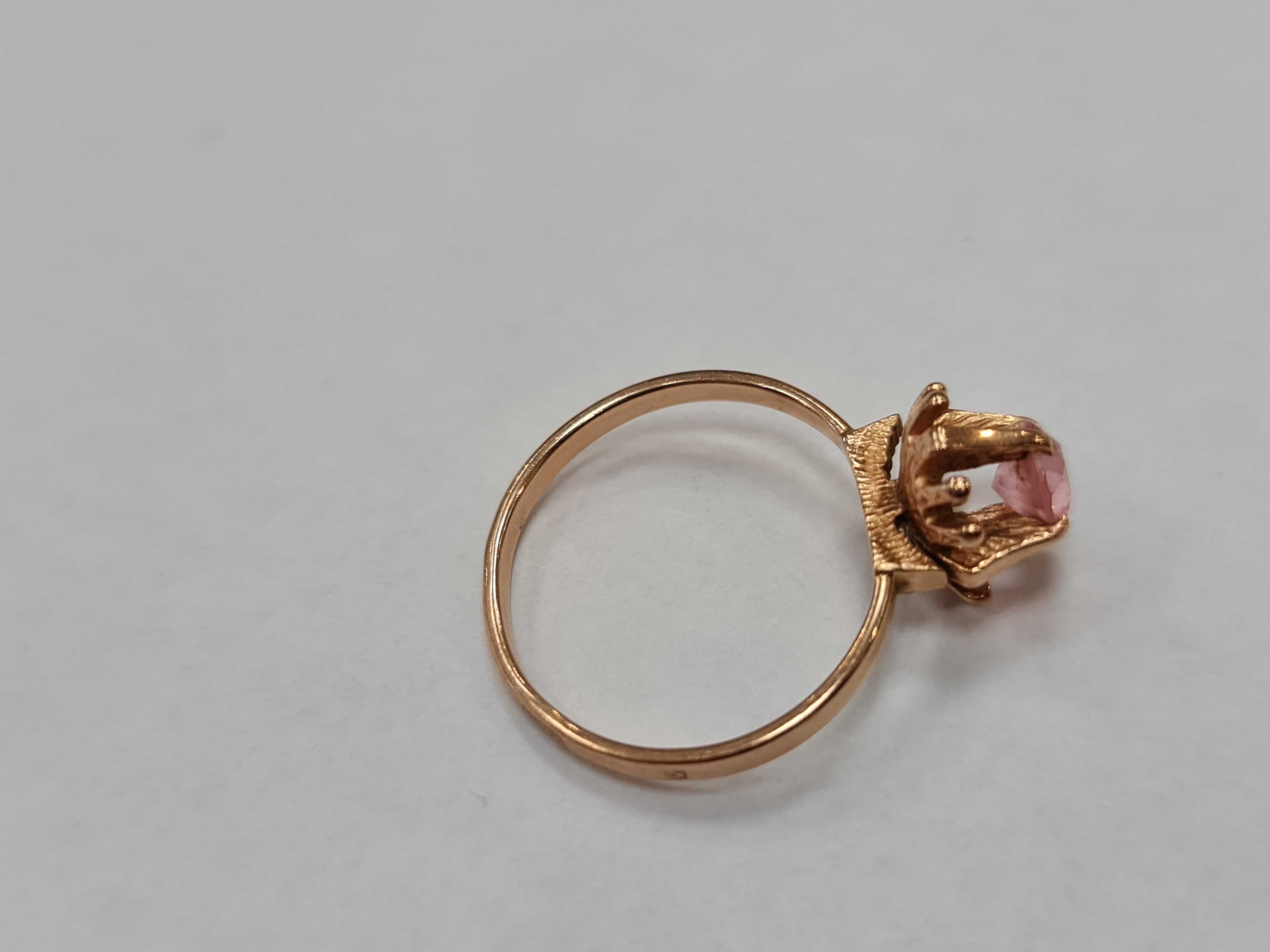 Wiekowy złoty pierścionek damski/ Radzieckie 583/ 2.42 g/ R14