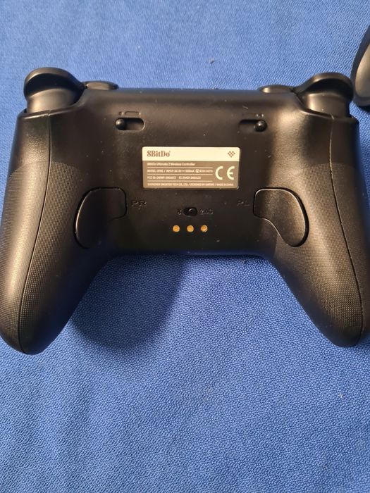 Comando 8Bitdo Ultimate 2 Wireless + Docking Station+ Carrying Case