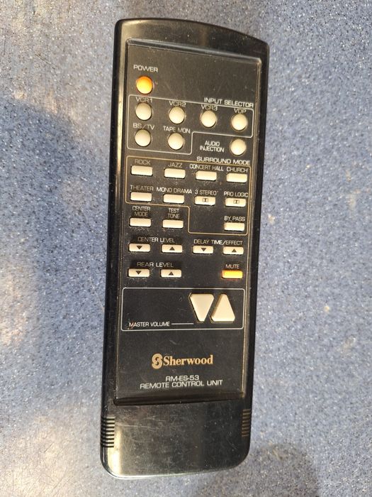 RM-ES-53 pilot od amplitunera Sherwood AX-4050, sprawny.