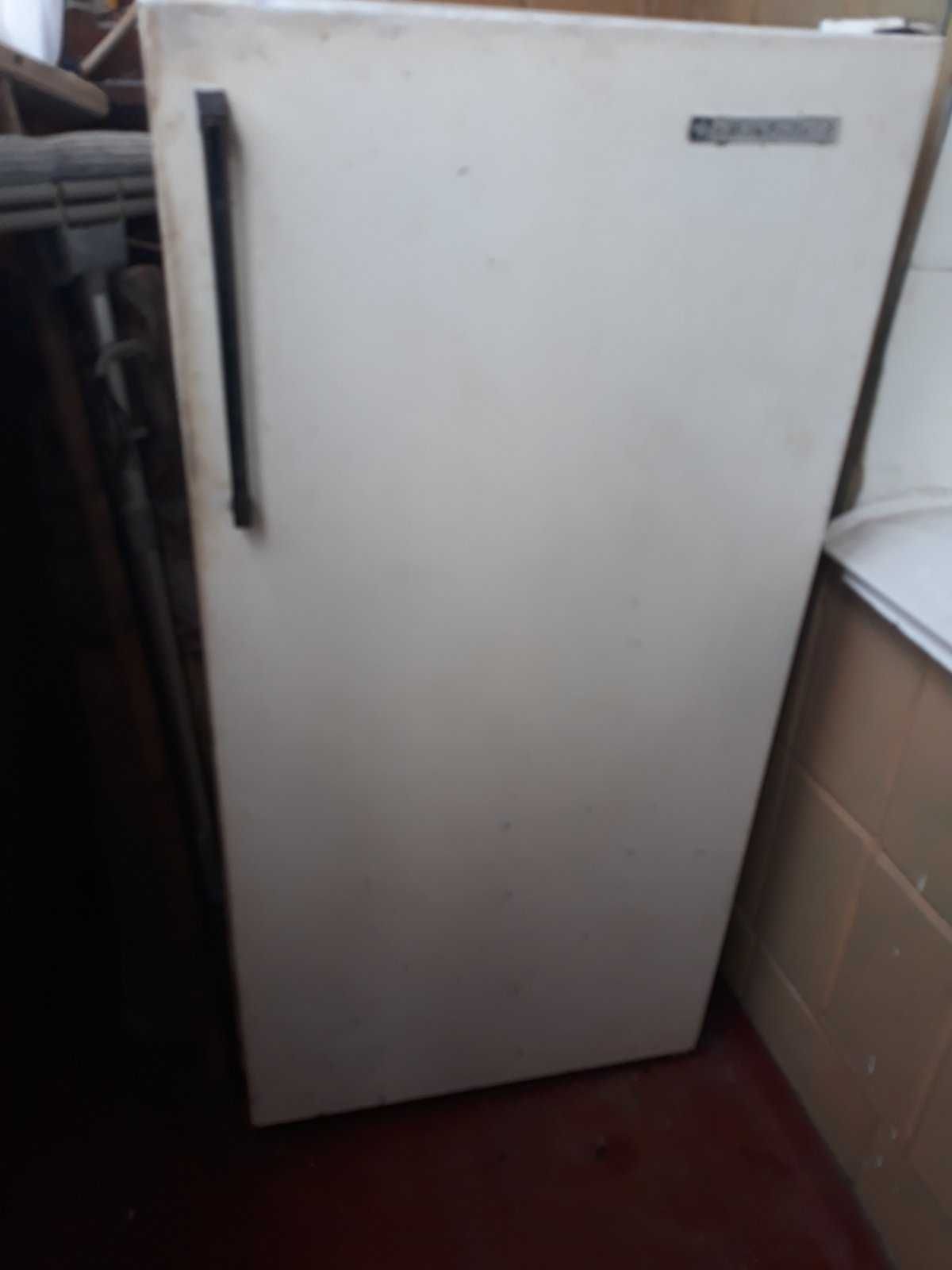 Продам холодильник КРИСТАЛ 2