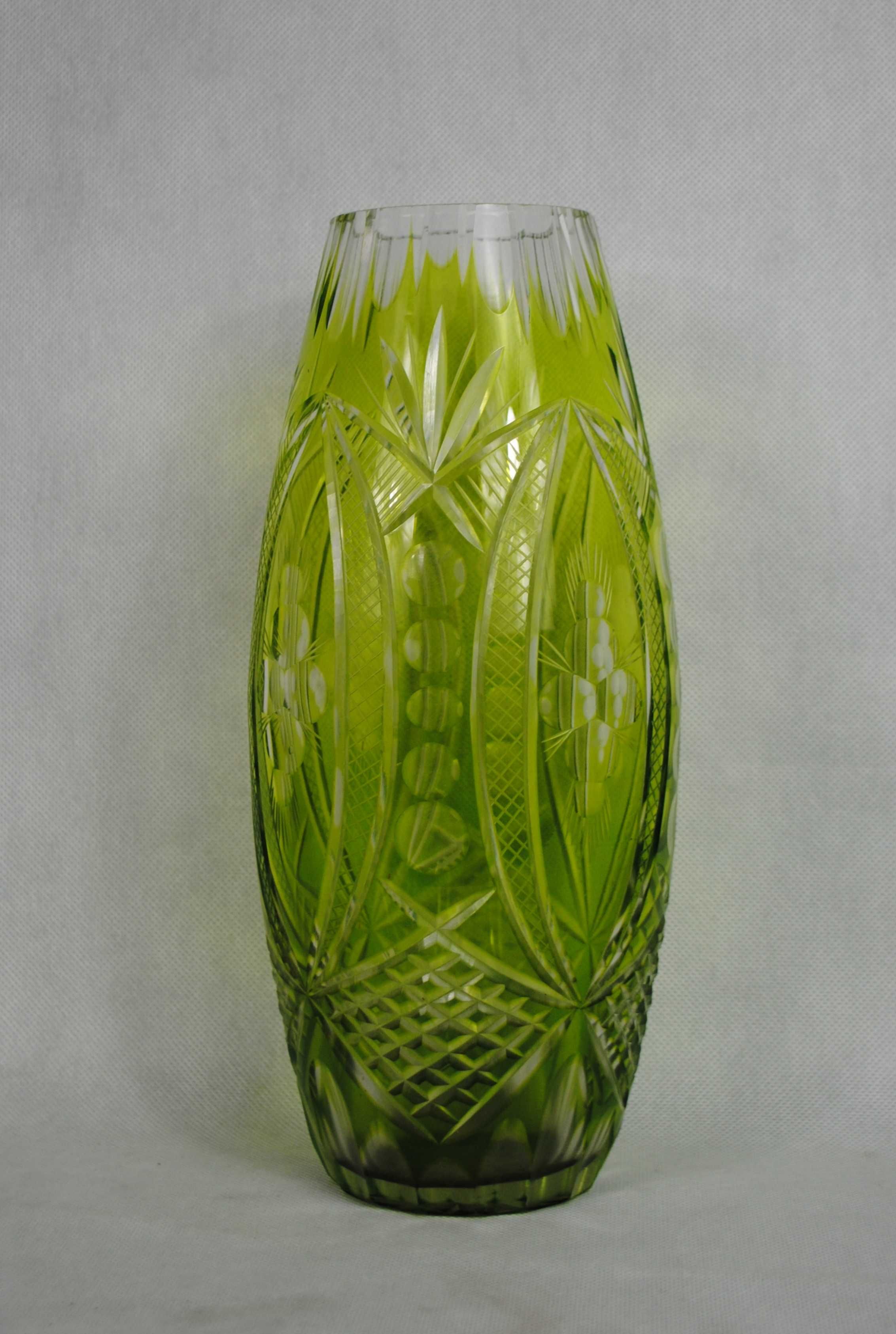 Zielony wazon ręcznie szlifowany