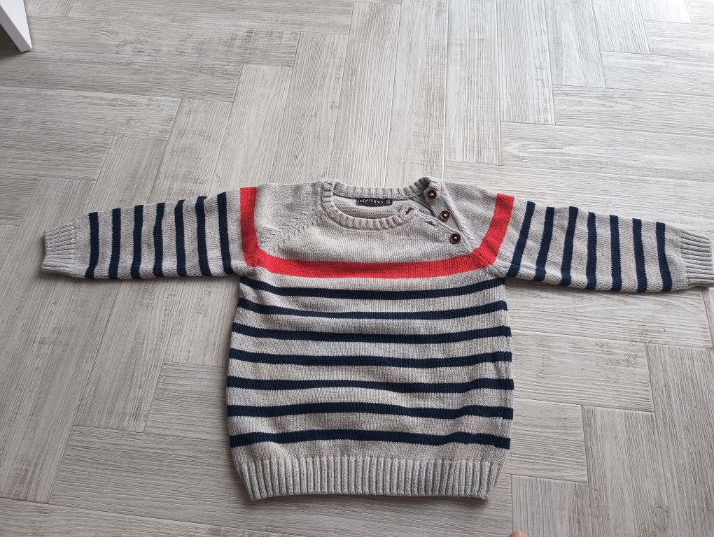 Elegancki sweter chłopięcy