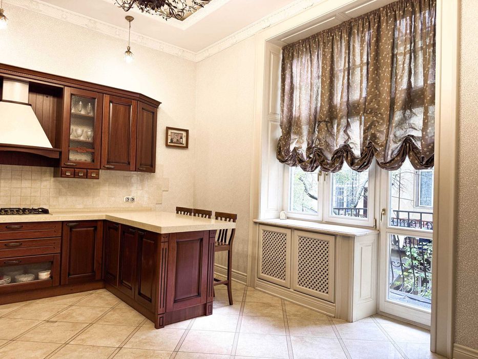 Оренда квартири у центрі Львова, вул. Словацького (Головна пошта)