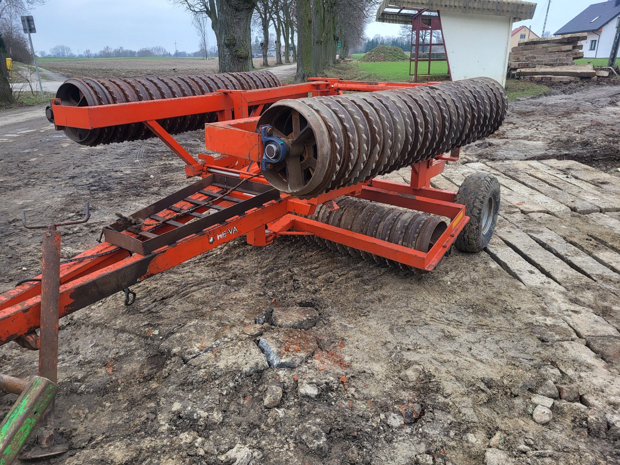 Wały posiewne składane hydraulicznie . Wały heva , dalbo 6,4m .