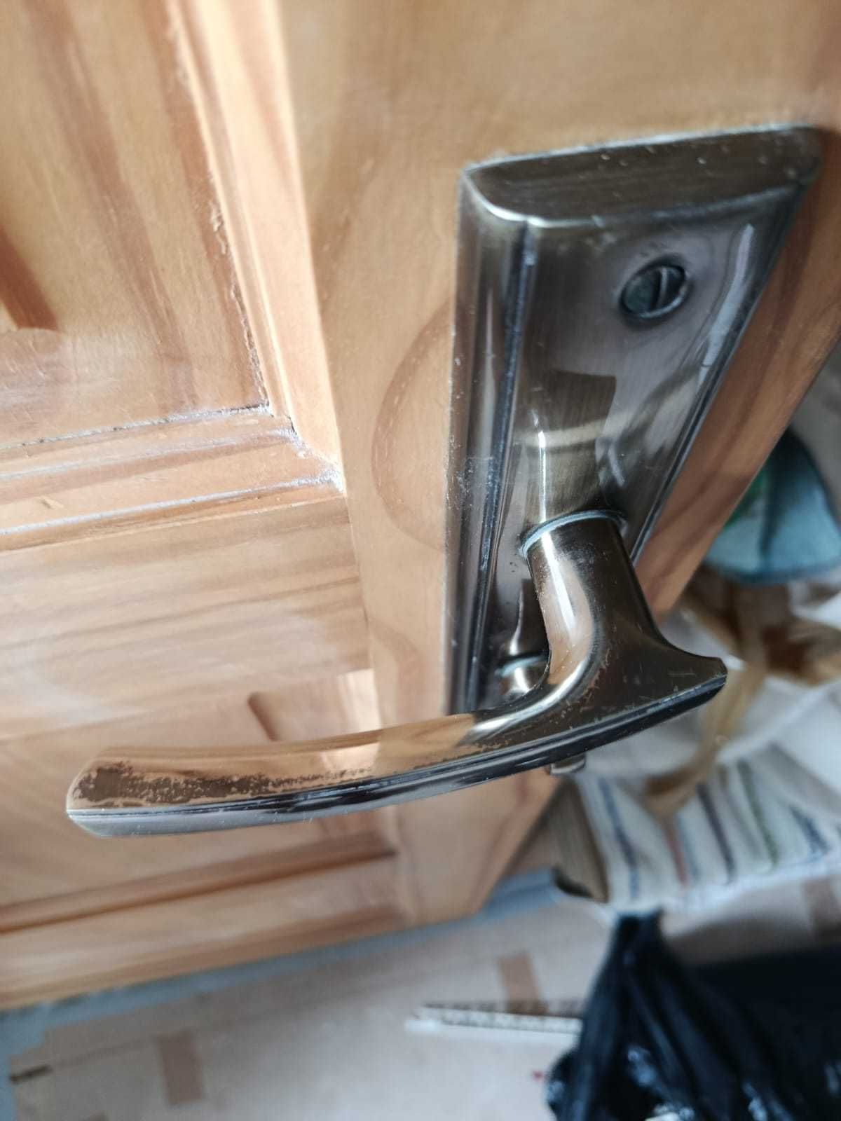 Drzwi łazienkowe prawe, jasne drewno 70 cm szerokości