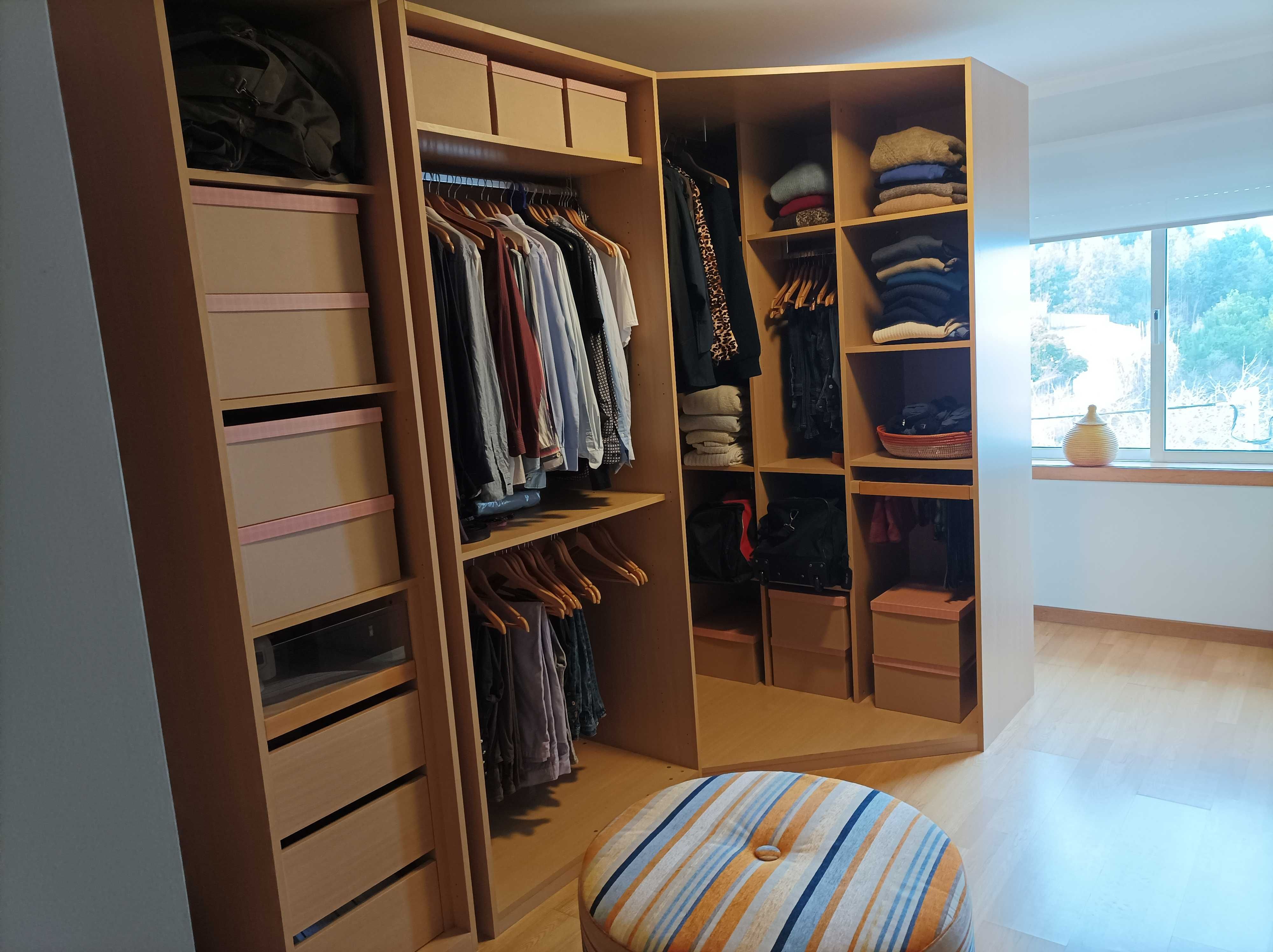 Closet ótimo para arrumação da roupa. Como novo!!! Interforma