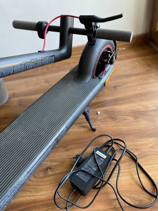 Hulajnoga elektryczna Xiaomi Scooter 4 PRO