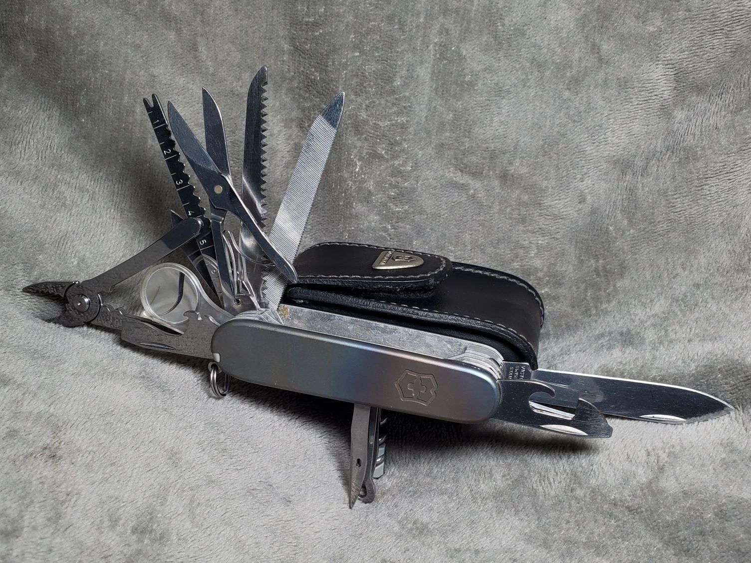 Victorinox 1.6795 Swiss Сhamp Titanium