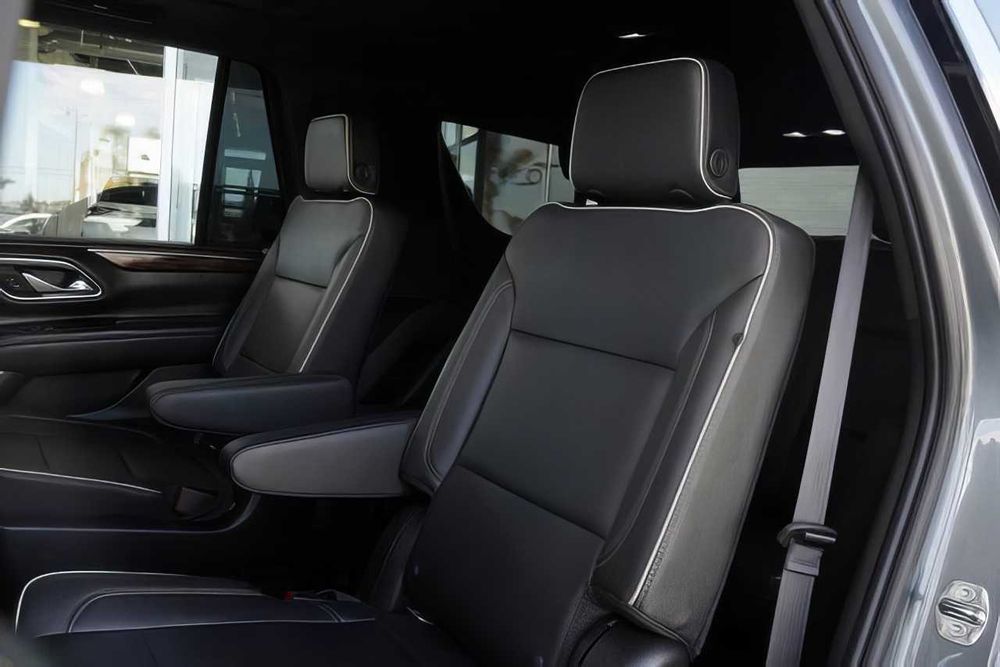 Chevrolet Tahoe      2021