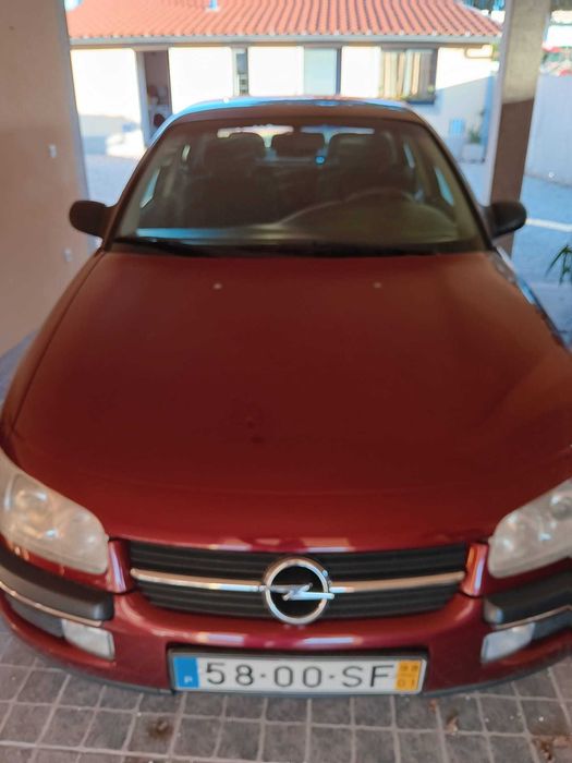 Opel Omega em ótimo estado