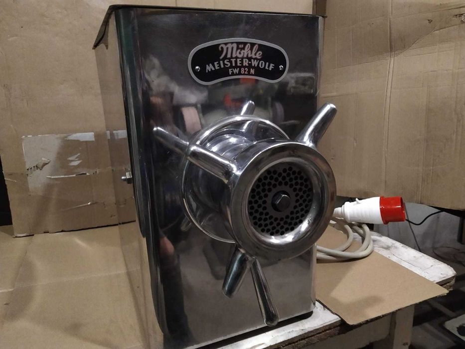 Промислова мясорубка 82 мм для фаршу та домашньої ковбаси унгер Unger