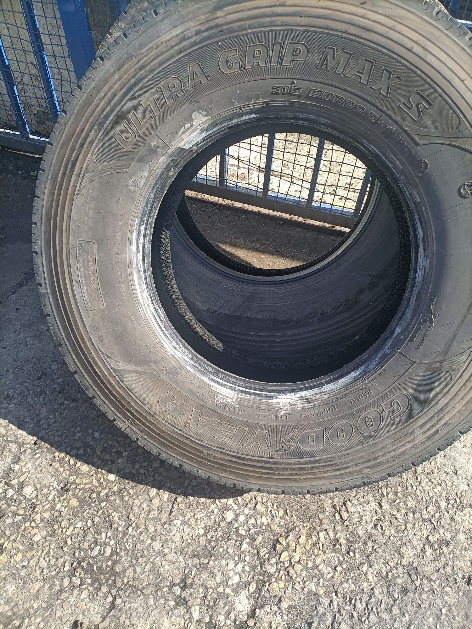 Pneus 31580R22.5